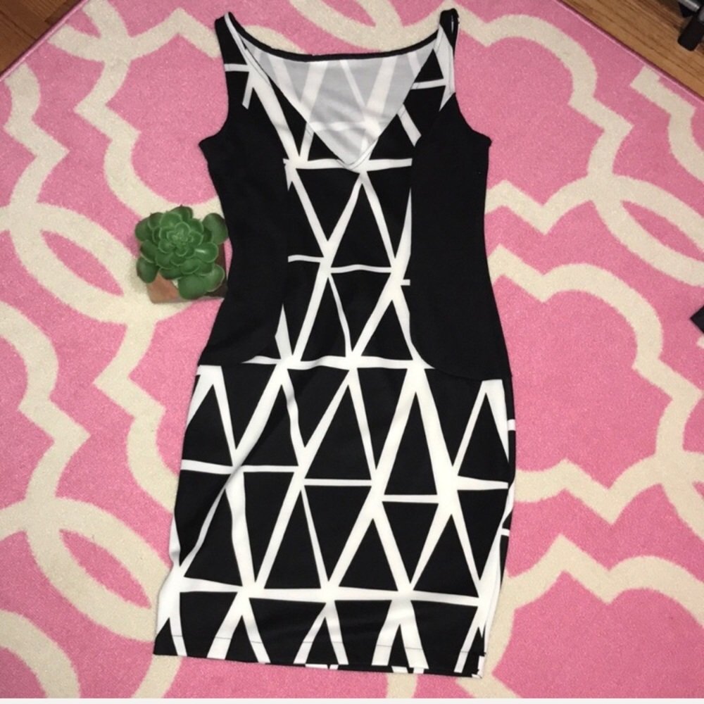 2/$20CLOSET CLOSING Gorgeous Short Tank Dress❤️ - Picture 8 of 8